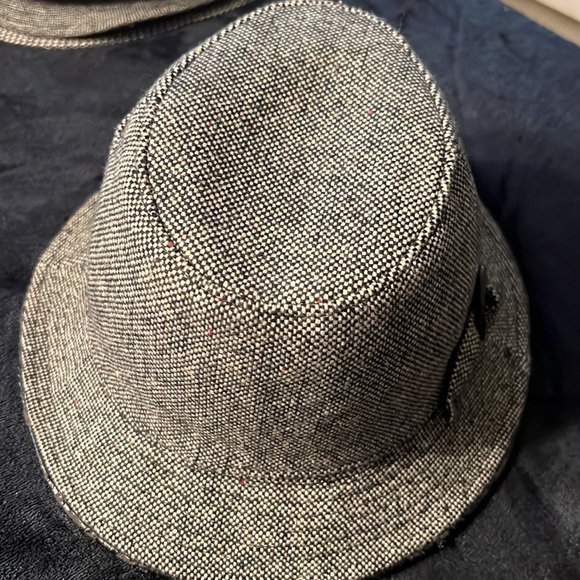 Hat - Picture 3 of 8